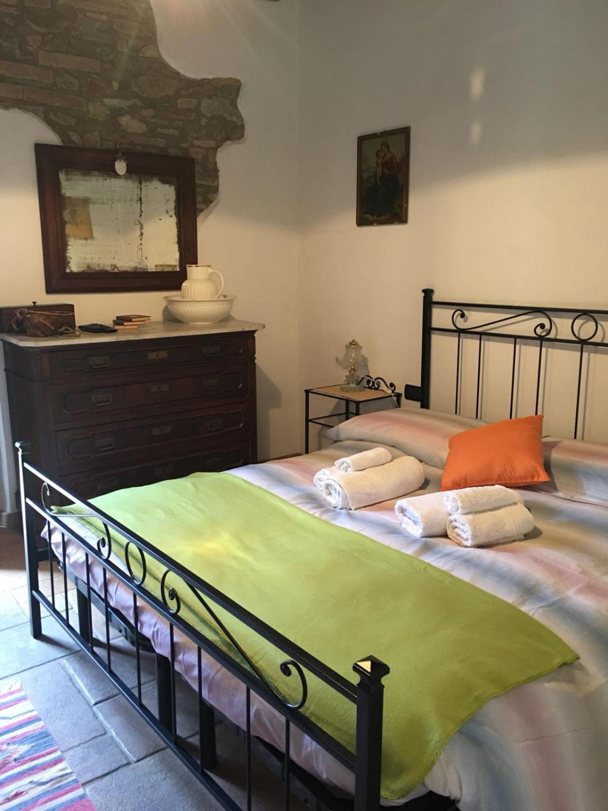 La Divina Dimora Il Castello Degli Spiriti Magni Apartment Montepescali Luaran gambar