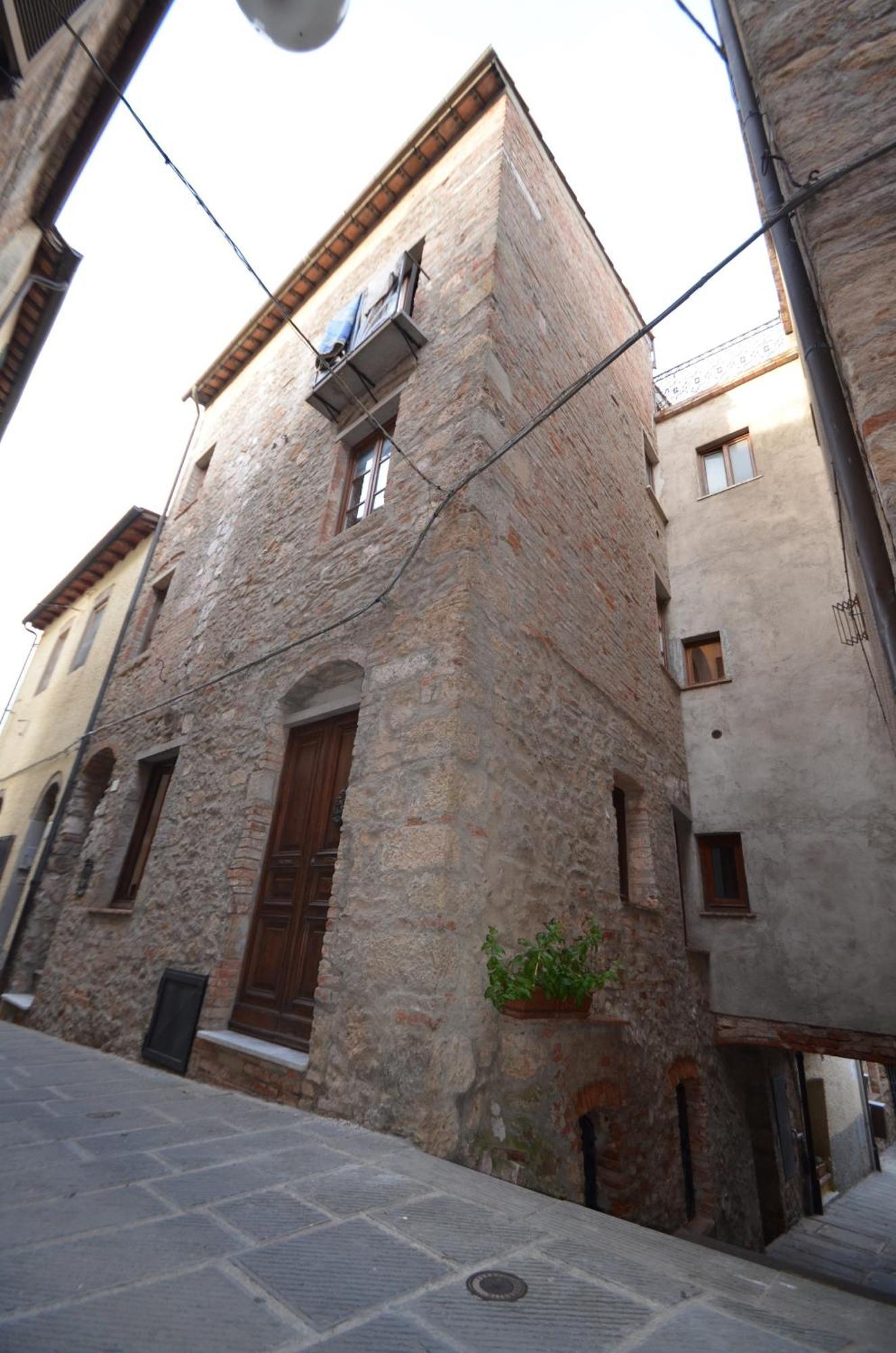 La Divina Dimora Il Castello Degli Spiriti Magni Apartment Montepescali Bilik gambar