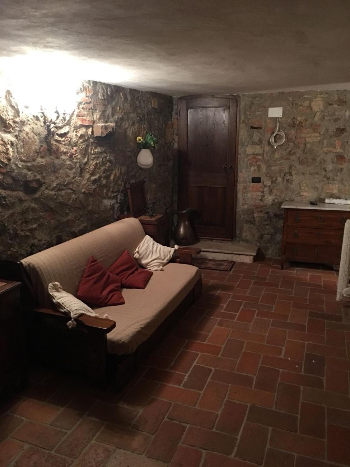 La Divina Dimora Il Castello Degli Spiriti Magni Apartment Montepescali Luaran gambar