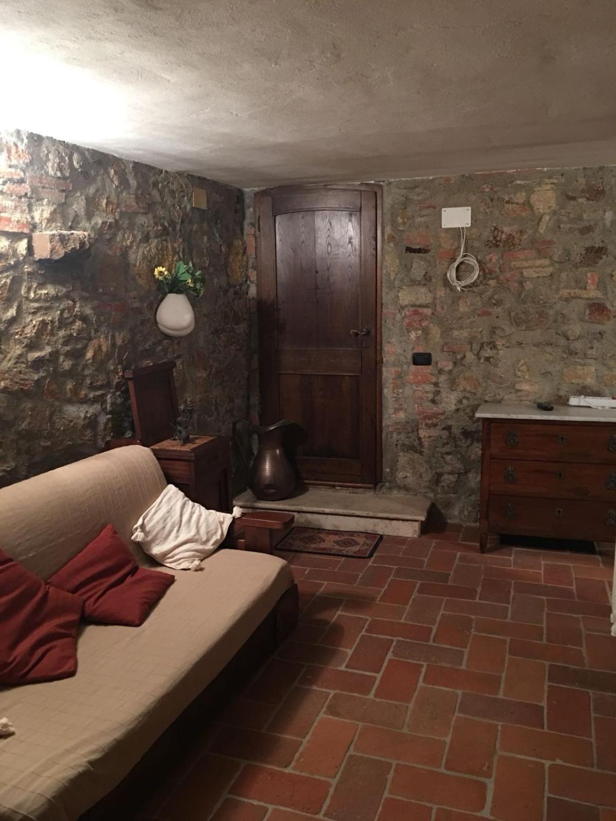 La Divina Dimora Il Castello Degli Spiriti Magni Apartment Montepescali Luaran gambar