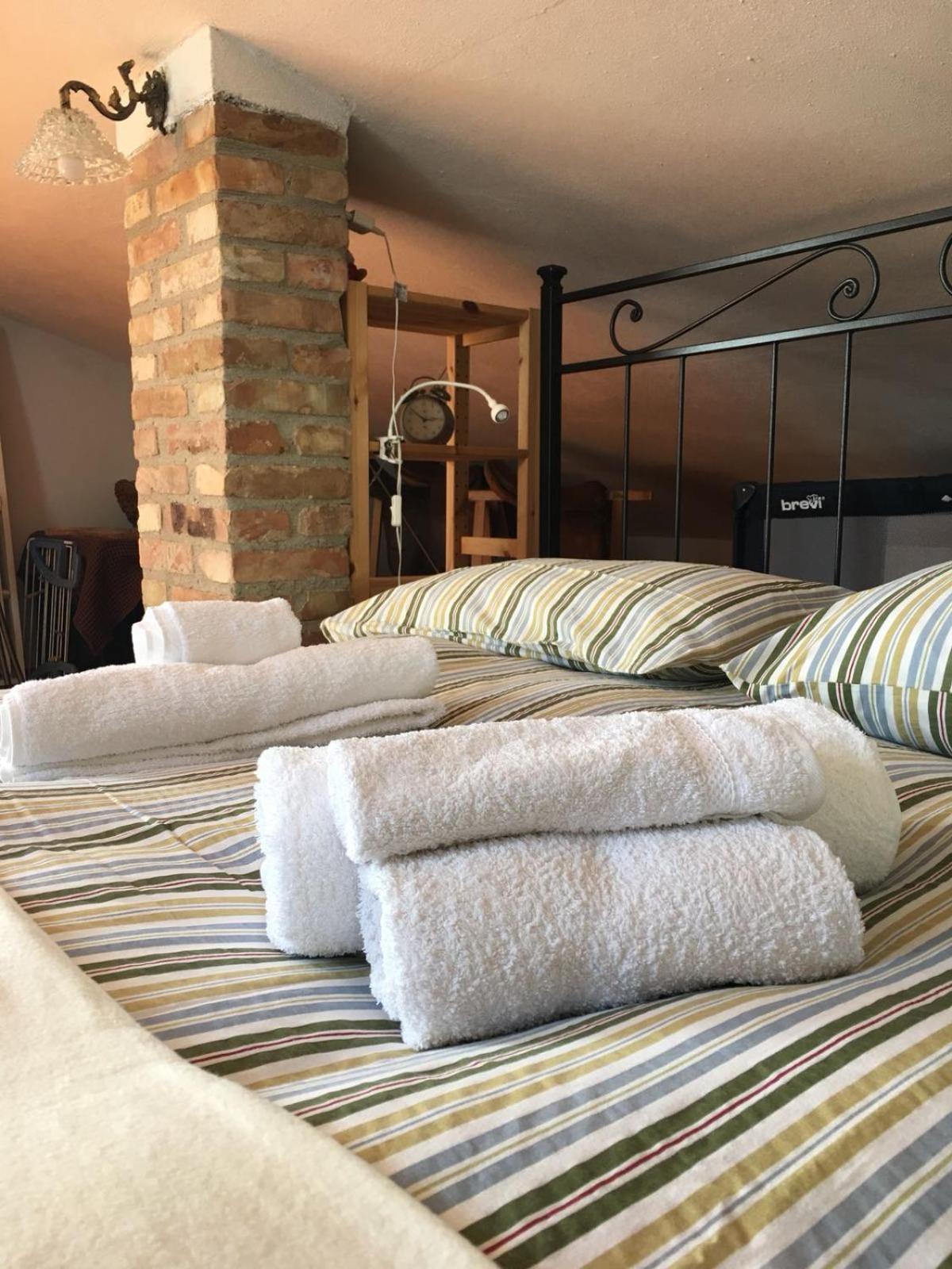 La Divina Dimora Il Castello Degli Spiriti Magni Apartment Montepescali Luaran gambar